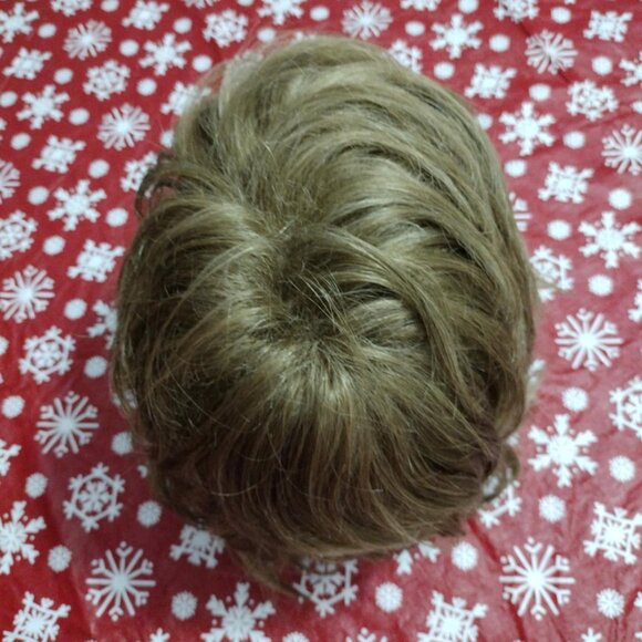 TLC Light Brownish Blonde Wavy Nora Style Wig With 10” Styrofoam Head - Picture 5 of 10